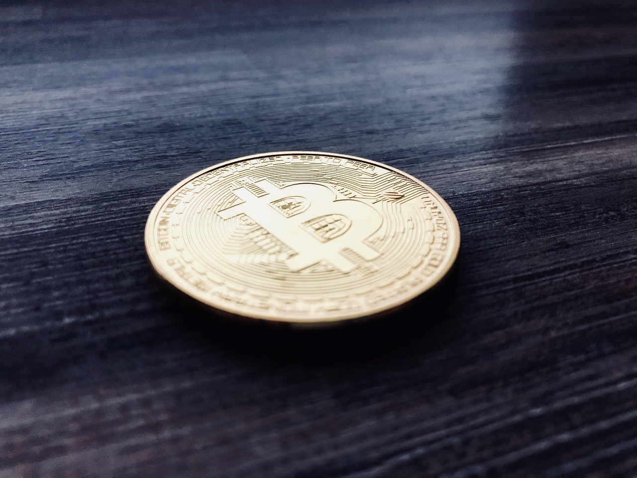 余弦：Hyperliquid上50倍杠杆巨鲸再以452万USDC做多ETH！爆仓价1391美元
